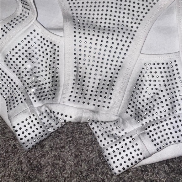 LIPT Label white morph shorts - Picture 5 of 5